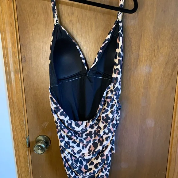 Animal print swimsuit - Picture 2 of 3